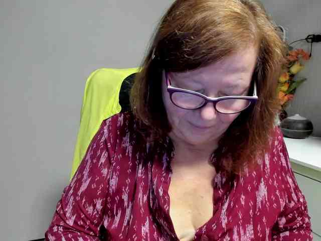 flirty-adele webcam