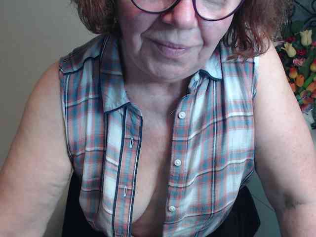 flirty-adele webcam