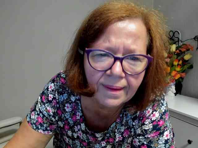 flirty-adele webcam