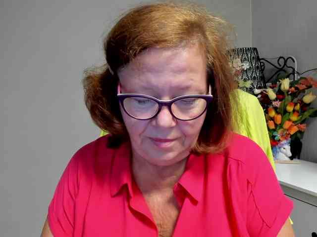 flirty-adele webcam