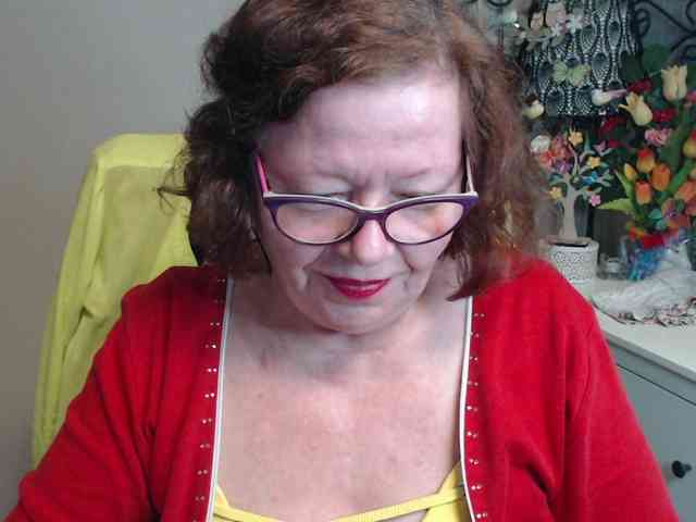 flirty-adele webcam