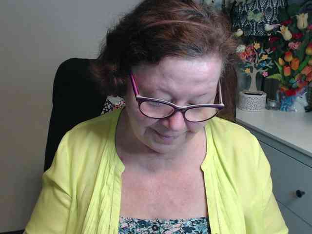 flirty-adele webcam