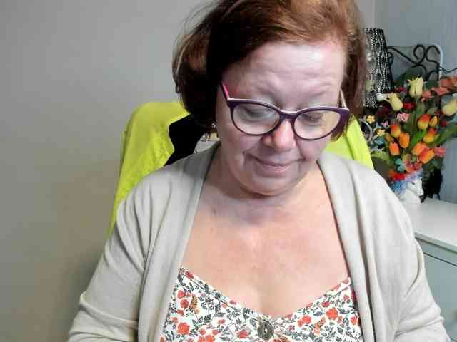 flirty-adele webcam