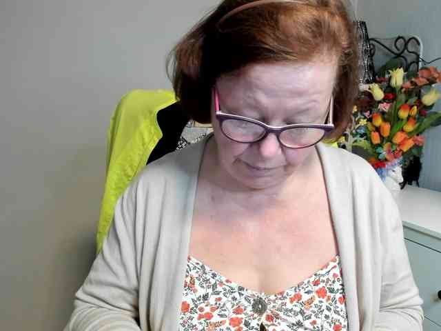 flirty-adele webcam