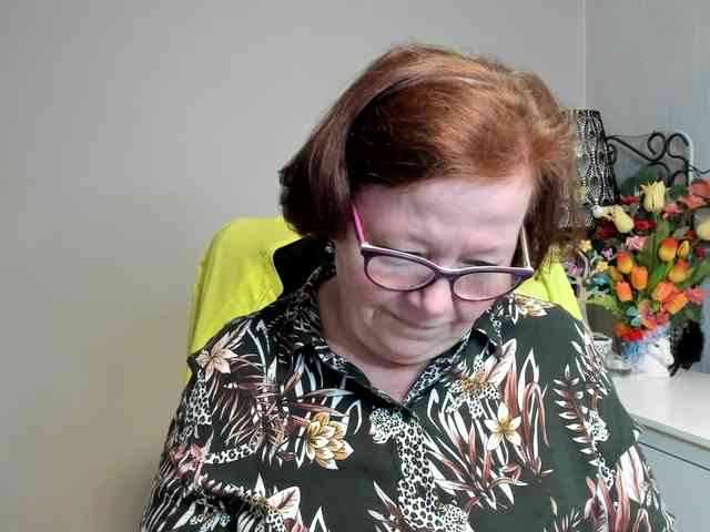 flirty-adele webcam