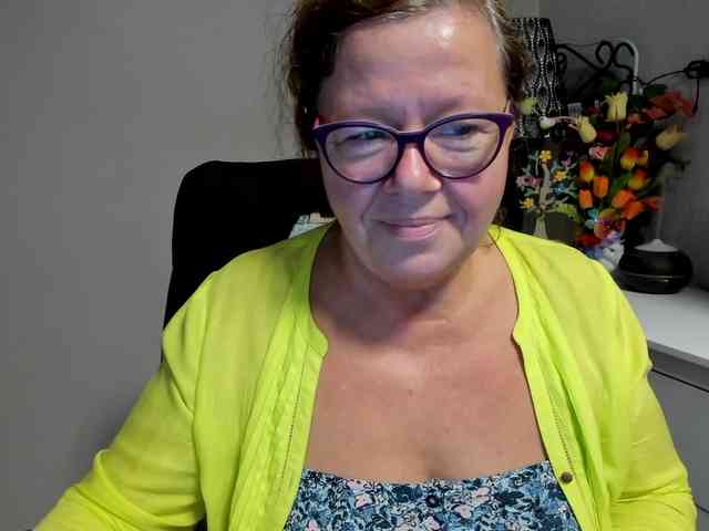 flirty-adele webcam