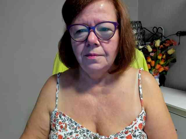 flirty-adele webcam