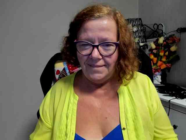 flirty-adele webcam