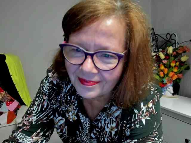 flirty-adele webcam