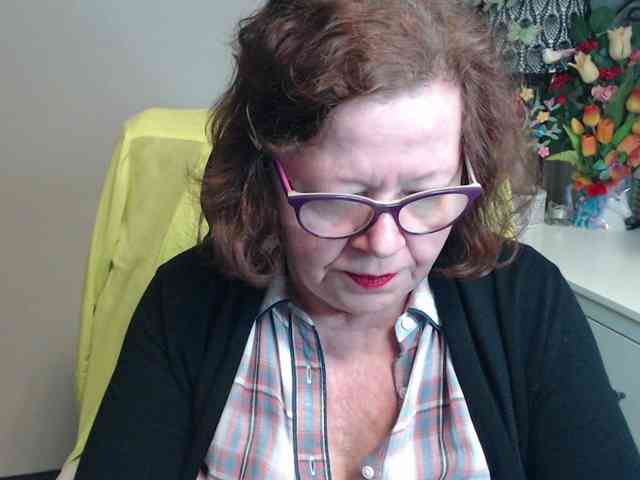 flirty-adele webcam