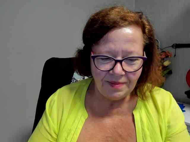 flirty-adele webcam
