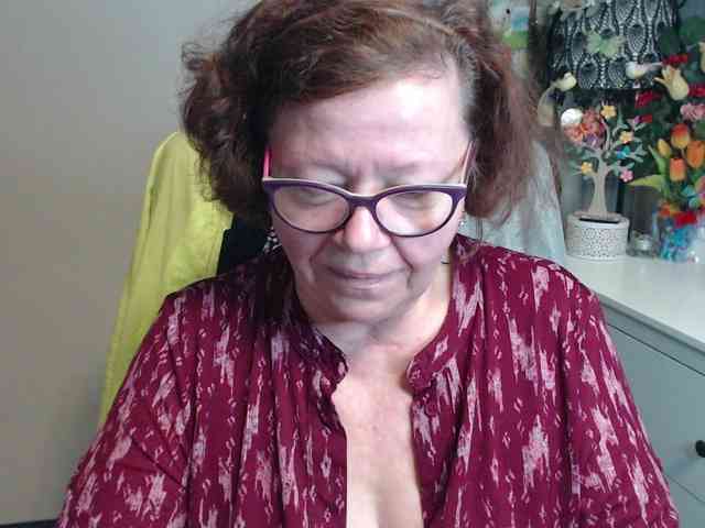 flirty-adele webcam