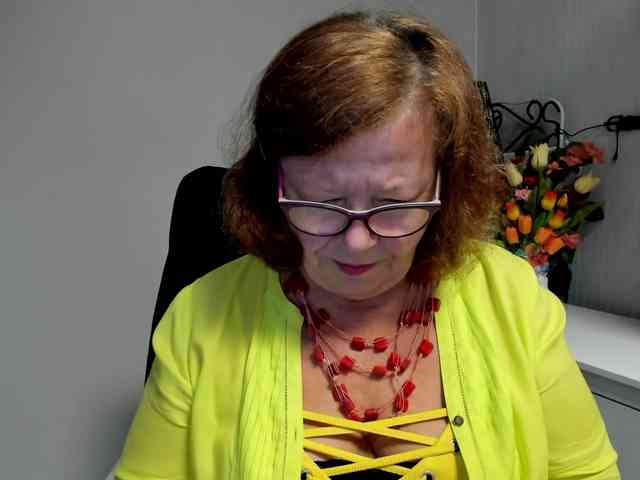 flirty-adele webcam