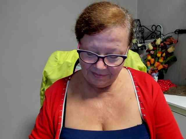 flirty-adele webcam