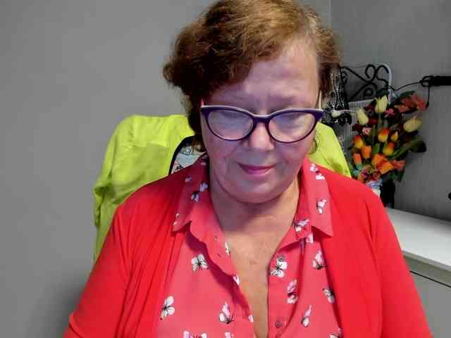 flirty-adele webcam