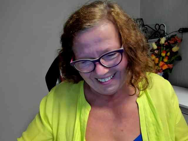 flirty-adele webcam
