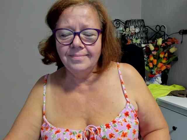 flirty-adele webcam