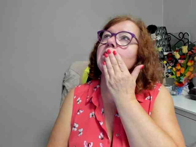 flirty-adele webcam
