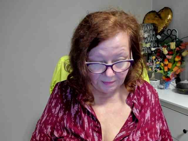 flirty-adele webcam