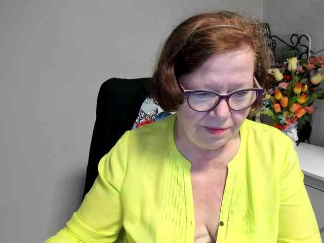 flirty-adele webcam