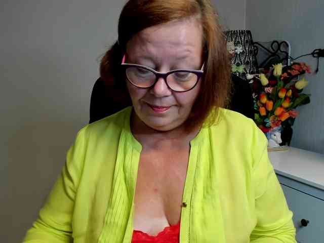 flirty-adele webcam
