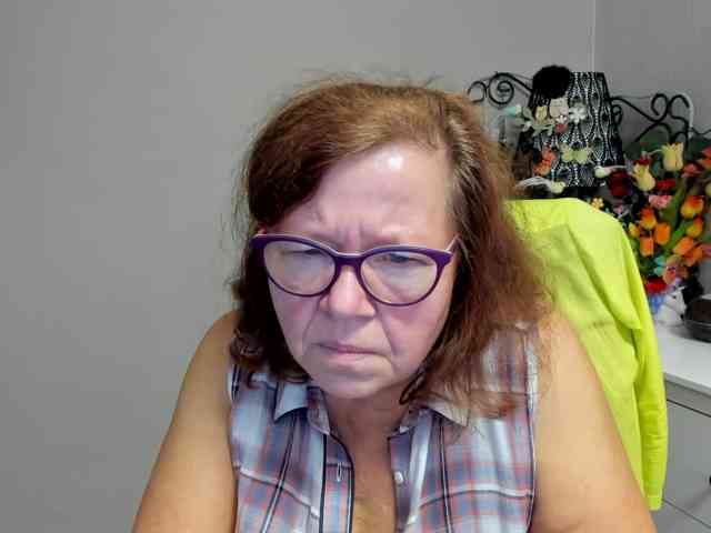 flirty-adele webcam