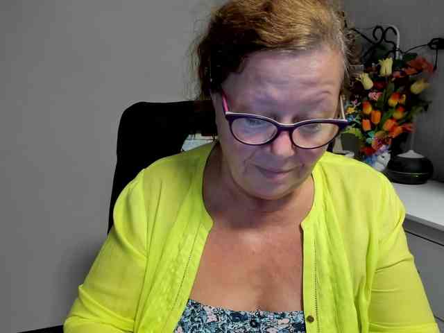 flirty-adele webcam
