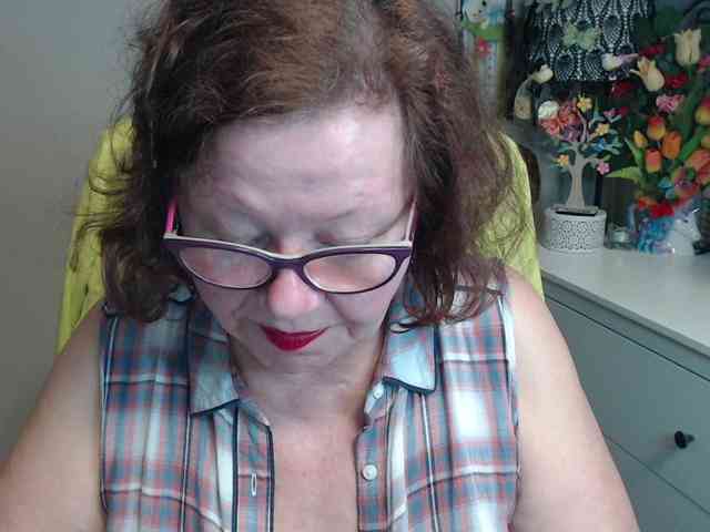 flirty-adele webcam
