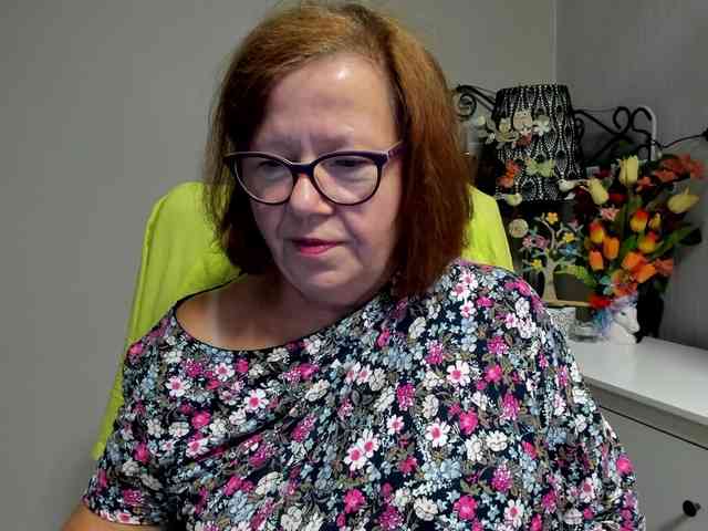 flirty-adele webcam
