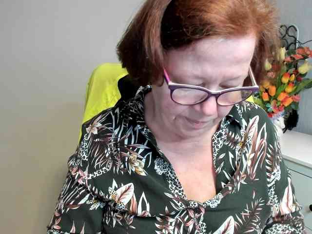 flirty-adele webcam