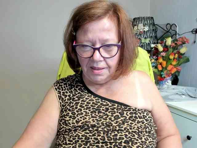 flirty-adele webcam