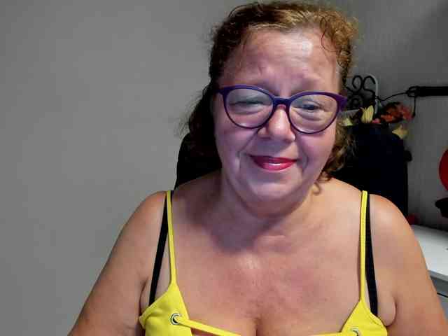 flirty-adele webcam