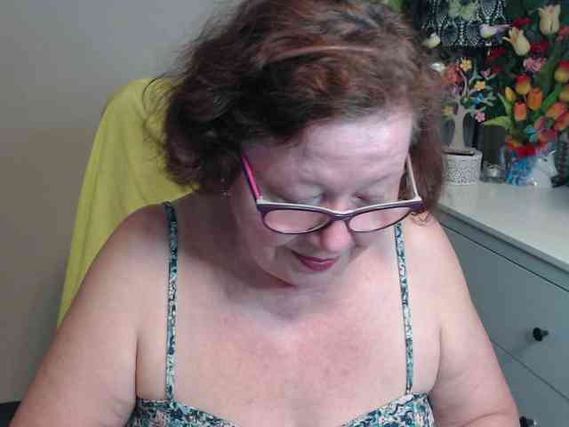 flirty-adele webcam