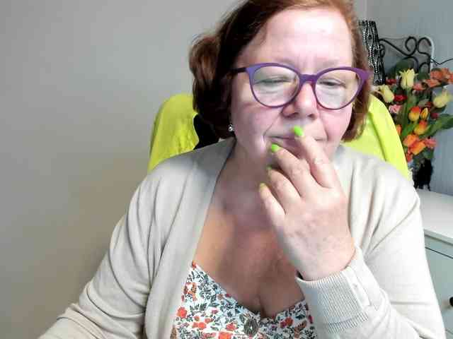 flirty-adele webcam