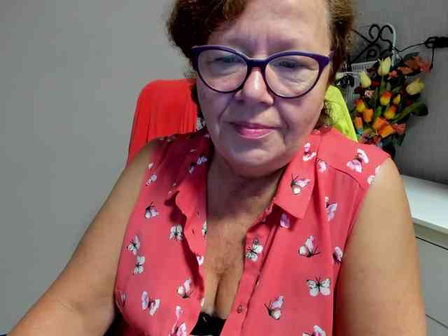 flirty-adele webcam