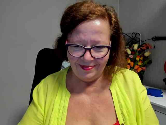 flirty-adele webcam