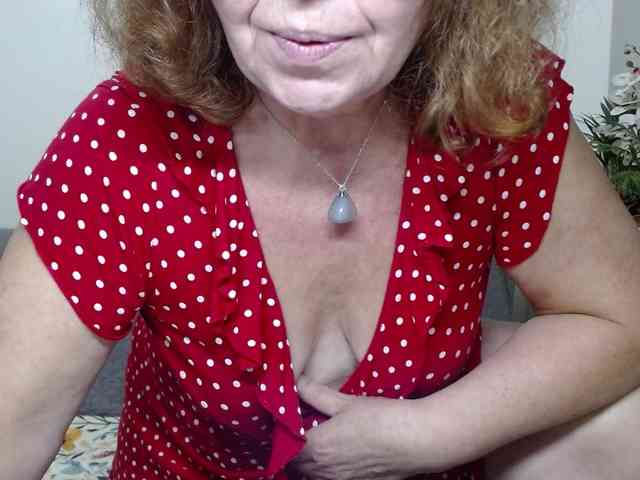 flirty-adele bongacams