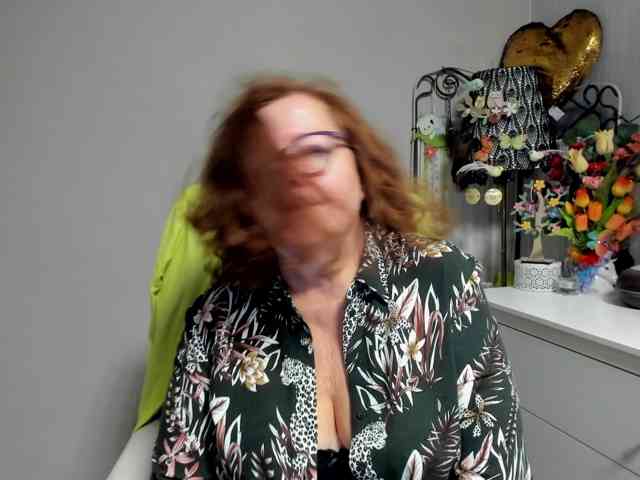 flirty-adele webcam