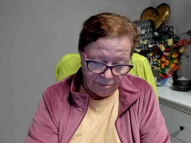 flirty-adele