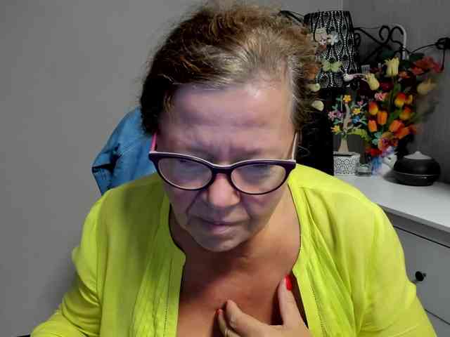 flirty-adele webcam