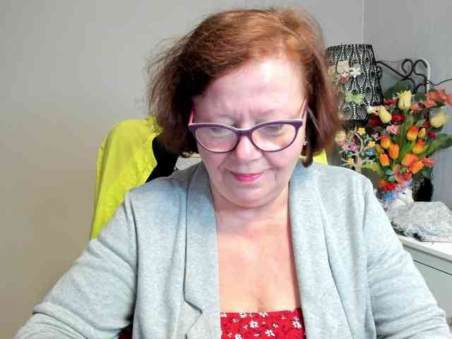 flirty-adele webcam