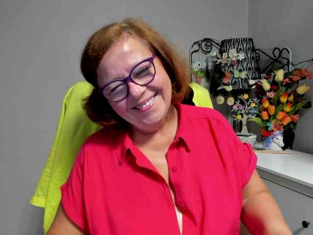 flirty-adele webcam