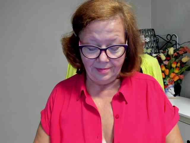 flirty-adele webcam