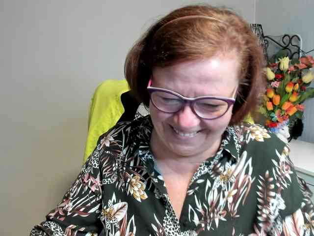 flirty-adele webcam