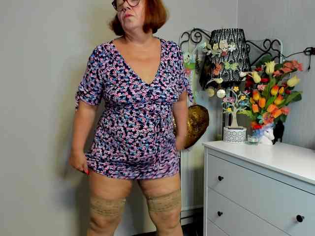flirty-adele webcam