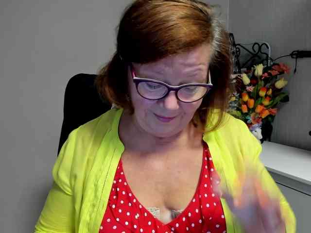 flirty-adele webcam