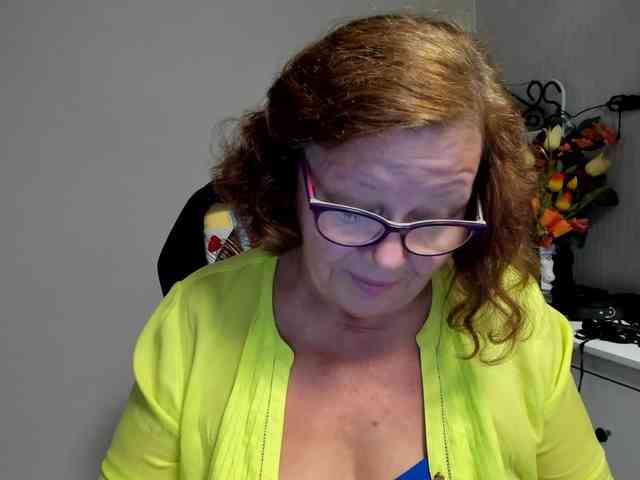 flirty-adele webcam