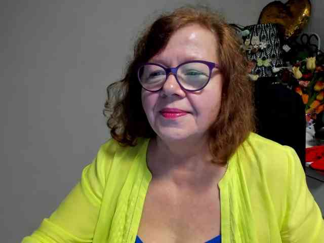 flirty-adele