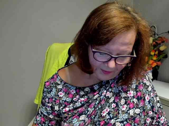 flirty-adele webcam