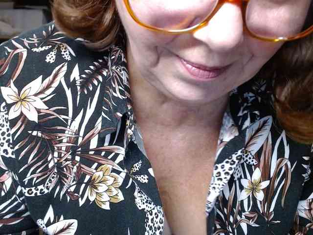 flirty-adele webcam